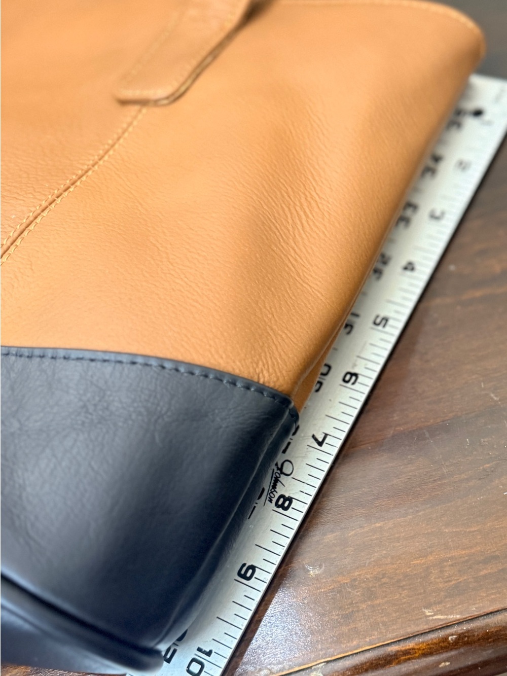 AmeriLeather two tone
Caramel & black buttery leather
tote 15.50 x 10.5 NWT - Picture 11 of 14